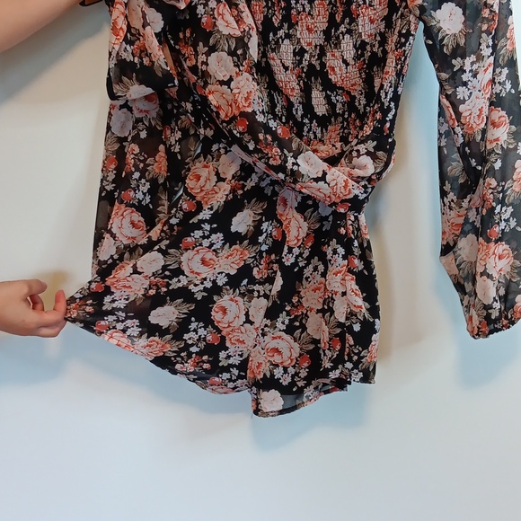 SWS floral romper with train - Picture 10 of 12